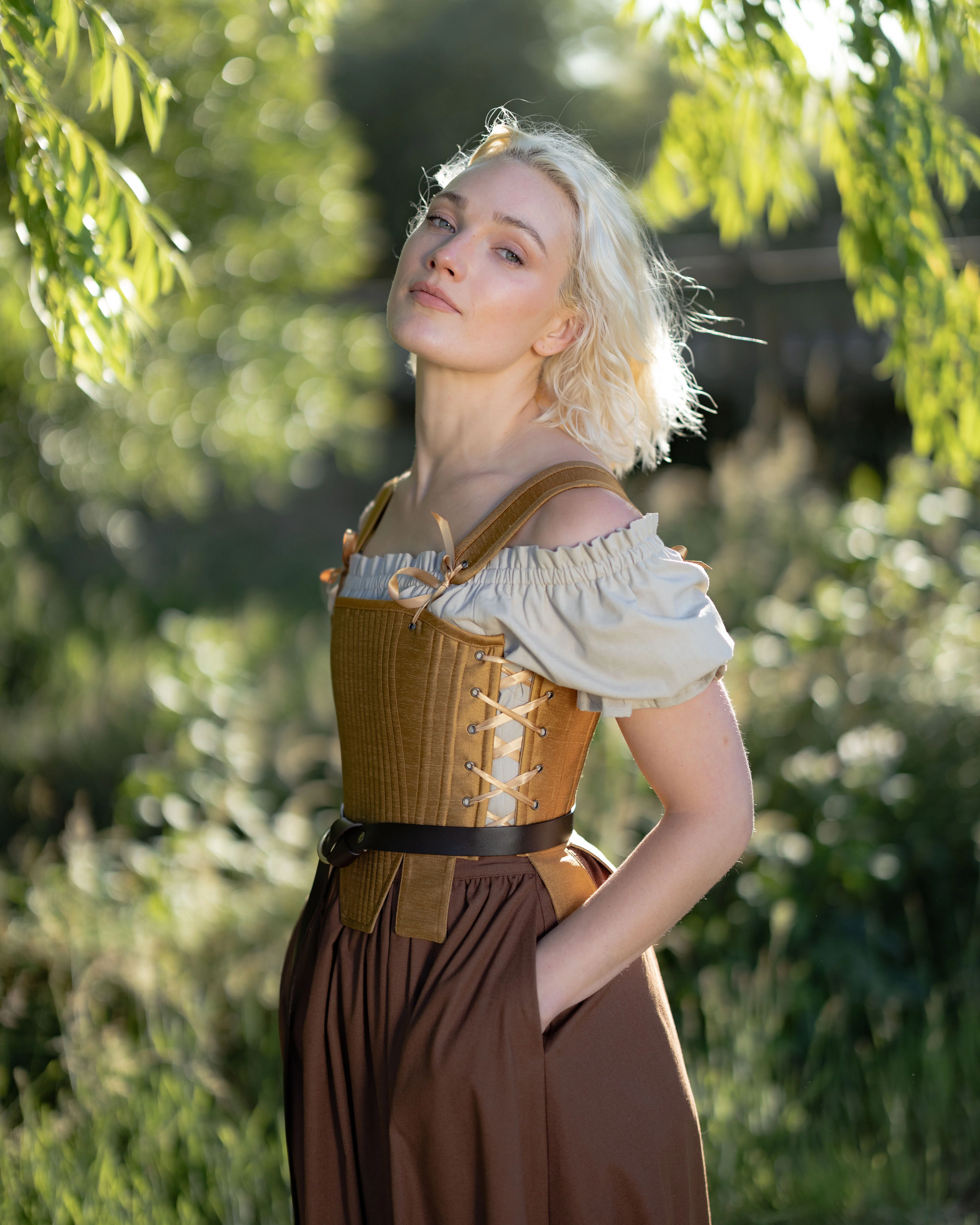 Gold Tabbed Tudor Stays - Image 10