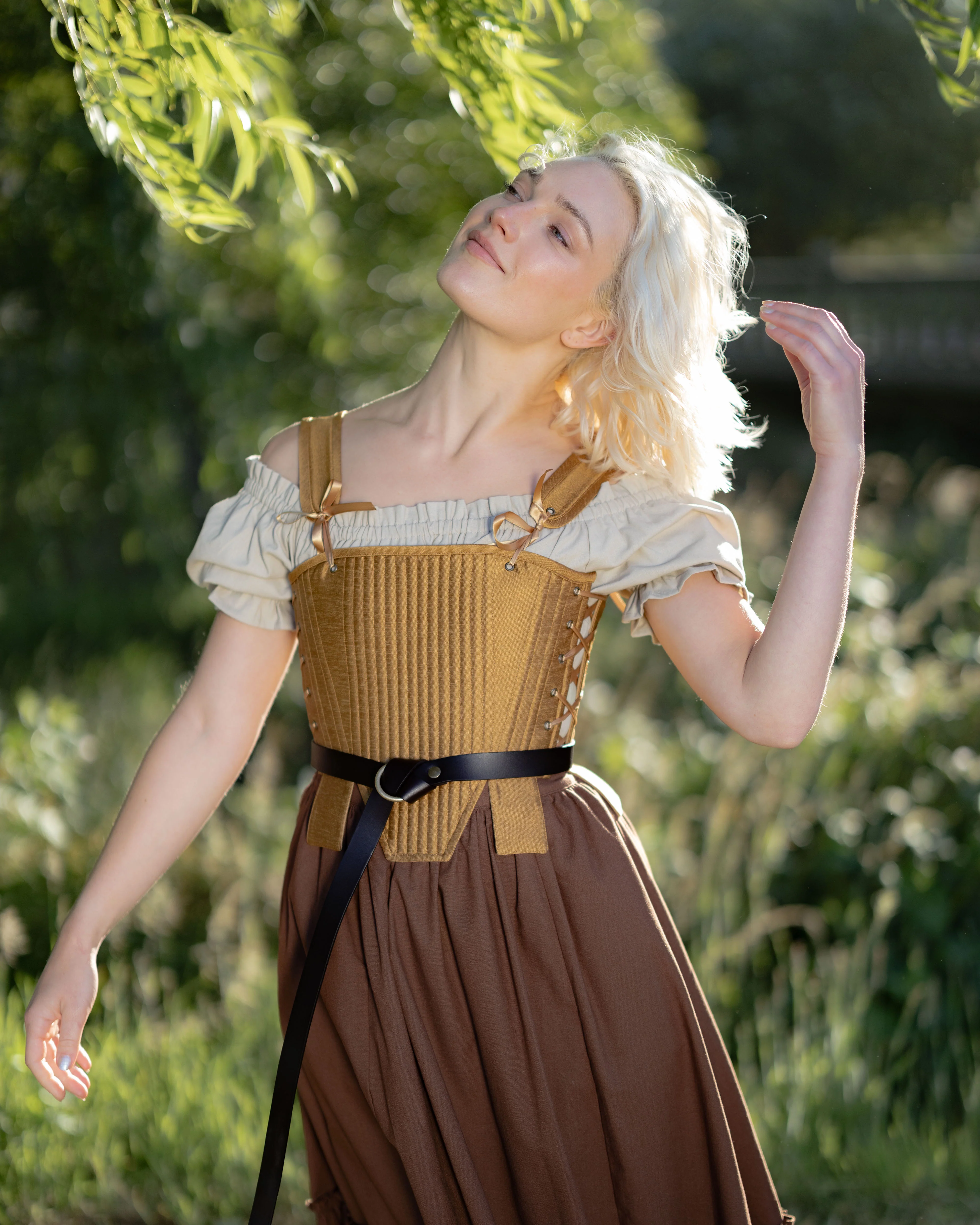 Gold Tabbed Tudor Stays - Image 11