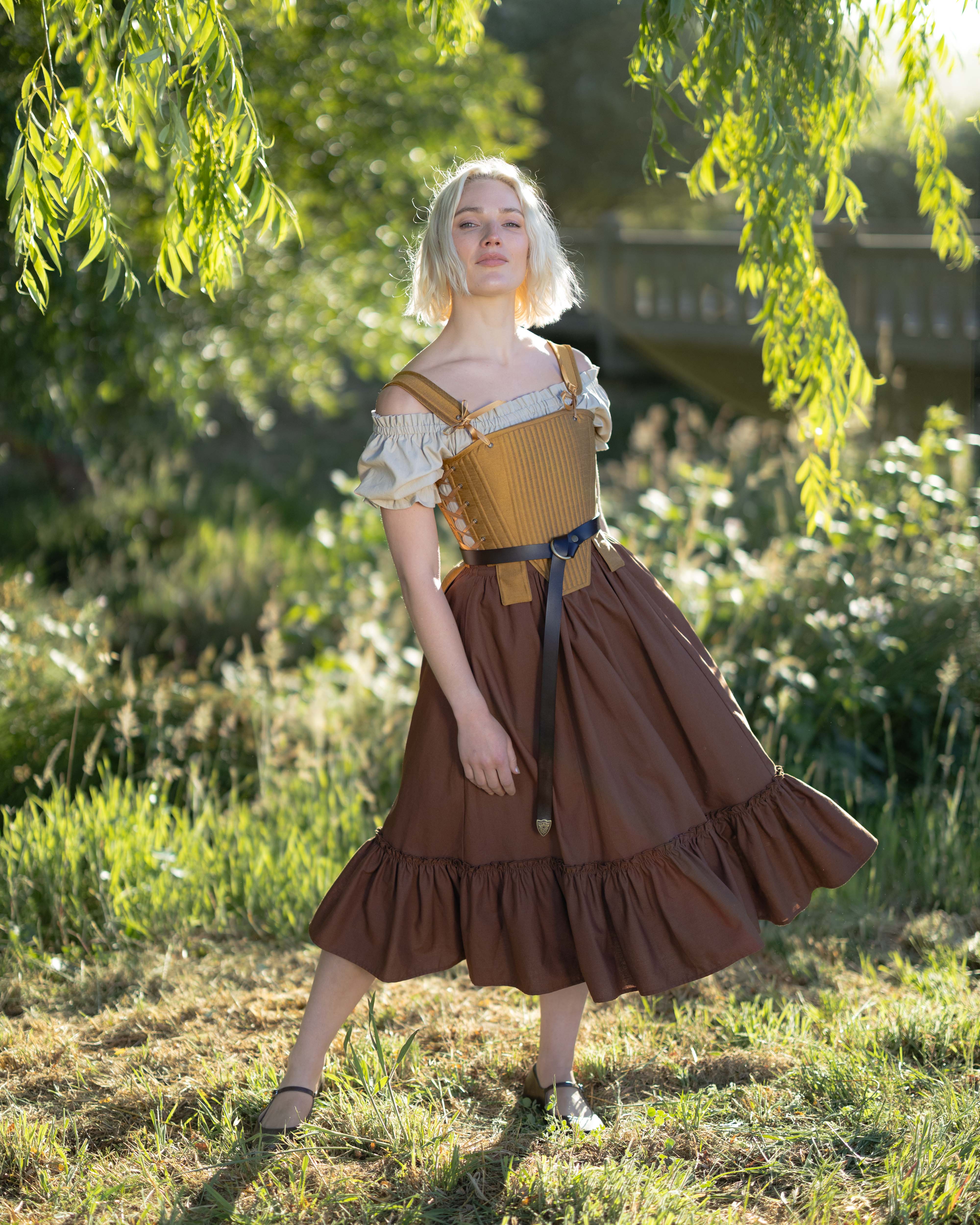 Gold Tabbed Tudor Stays - Image 5