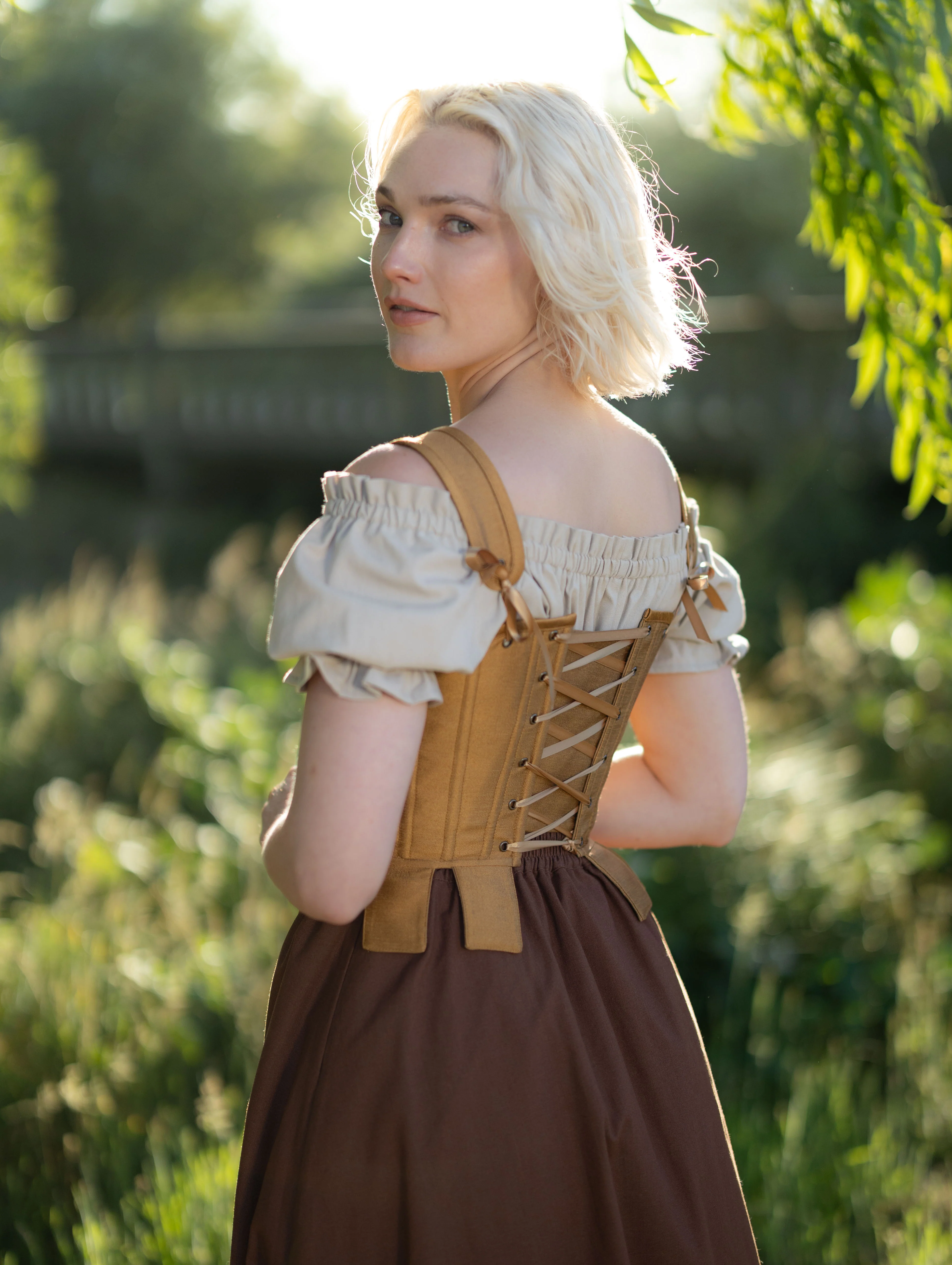 Gold Tabbed Tudor Stays - Image 8